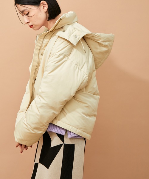 ADAM ET ROPE'(アダムエロペ)の「【WEB限定】ダウンブルゾン(ダウンジャケット/コート・レディース・ブラック/キナリ・FREE)」の17枚目の写真
