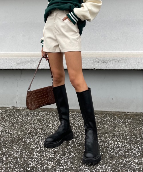 SHAGGIE（シャギー）の「フェイクレザーショートパンツ（その他