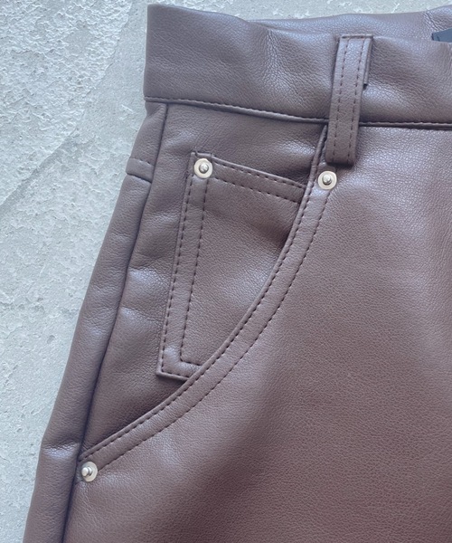 SHAGGIE(シャギー)の「フェイクレザーショートパンツ(その他パンツ・レディース・ブラック/ブラウン/ナチュラル・MEDIUM/LARGE/SMALL)」の19枚目の写真