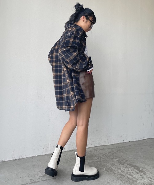 SHAGGIE(シャギー)の「フェイクレザーショートパンツ(その他パンツ・レディース・ブラック/ブラウン/ナチュラル・MEDIUM/LARGE/SMALL)」の15枚目の写真