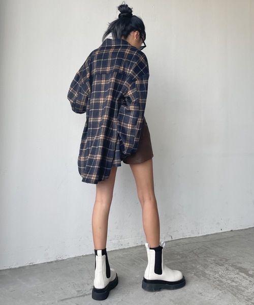 SHAGGIE（シャギー）の「フェイクレザーショートパンツ（その他