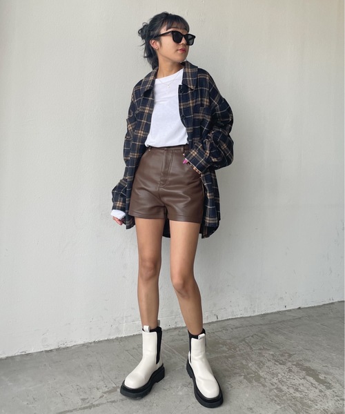 shaggie シャギー レザーパンツ SHAGGIE（シャギー）の「フェイクレザーショートパンツ（その他