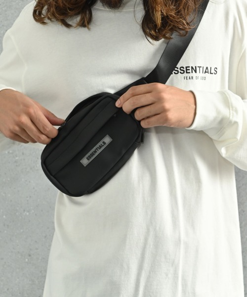 FOG ESSENTIALS（エフオージーエッセンシャルズ）の「FOG ESSENTIALS（エッセンシャルズ）スリングバッグ（ボディバッグ/ウエストポーチ・メンズ・ブラック・FREE）」の16枚目の写真