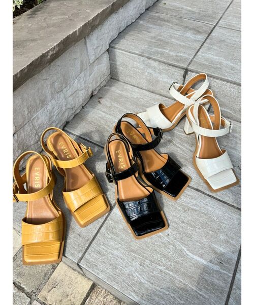 EVRIS（エヴリス）の「スクエアトゥクロコライクサンダル（サンダル・レディース・イエロー/ホワイト/ブラック・LARGE/SMALL/MEDIUM）」の15枚目の写真