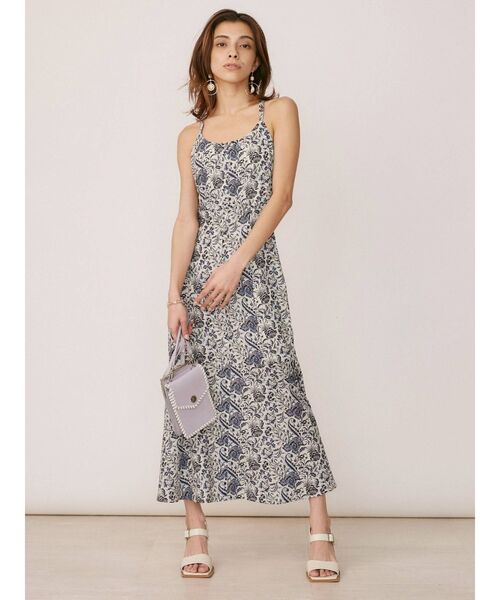 EVRIS（エヴリス）の「スクエアトゥクロコライクサンダル（サンダル・レディース・イエロー/ホワイト/ブラック・LARGE/SMALL/MEDIUM）」の6枚目の写真