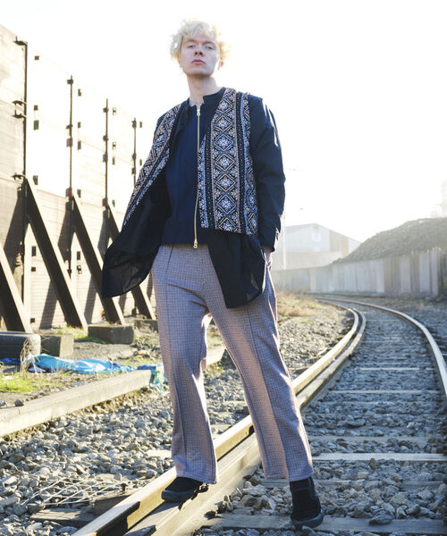 GLOSTER（グロスター）の「【GLOSTER/グロスター】ゴブランライク ネイティブ柄ベスト ジオメトリックパターン（ベスト・メンズ・ホワイト系その他/ブラック系その他・MEDIUM/LARGE）」の9枚目の写真