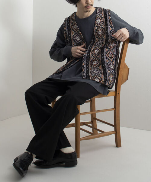 GLOSTER（グロスター）の「【GLOSTER/グロスター】ゴブランライク ネイティブ柄ベスト ジオメトリックパターン（ベスト・メンズ・ホワイト系その他/ブラック系その他・MEDIUM/LARGE）」の16枚目の写真