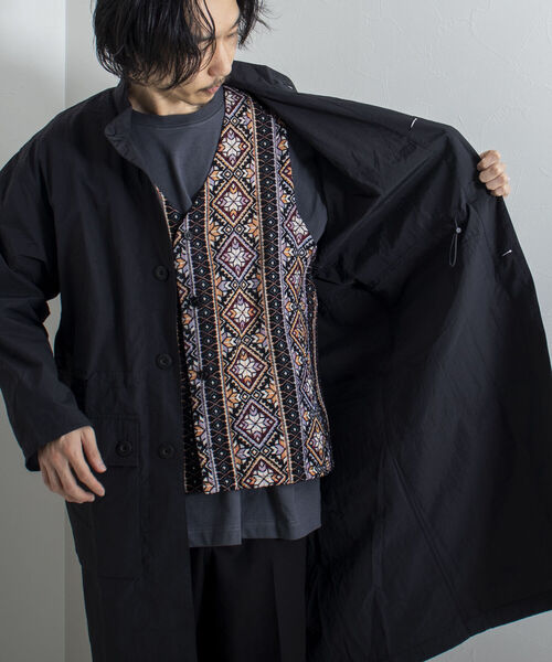 GLOSTER（グロスター）の「【GLOSTER/グロスター】ゴブランライク ネイティブ柄ベスト ジオメトリックパターン（ベスト・メンズ・ホワイト系その他/ブラック系その他・MEDIUM/LARGE）」の6枚目の写真