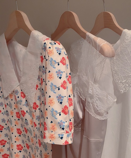 lissi Boutique（リージーブティック）の「【lissi Boutique】ヴィンテージ襟花柄ワンピース（ワンピース・レディース・レッド・FREE）」の3枚目の写真