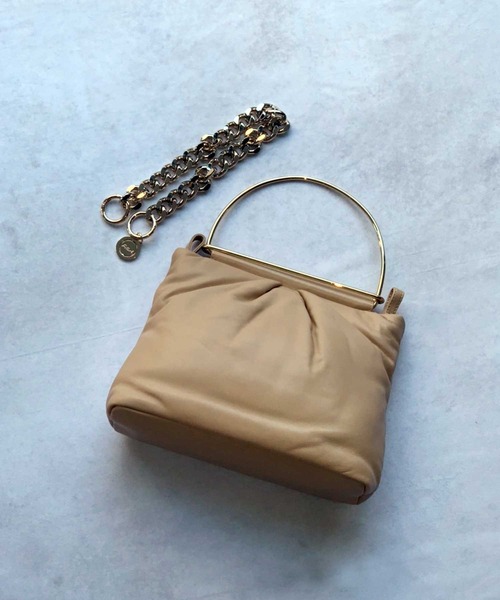 ASH（アッシュ）の「【PANSYE】チェーンハンドバッグ（ハンドバッグ・レディース・ベージュ/ブラック・ONE SIZE）」の4枚目の写真