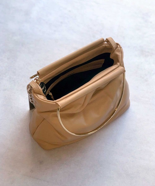 ASH（アッシュ）の「【PANSYE】チェーンハンドバッグ（ハンドバッグ・レディース・ベージュ/ブラック・ONE SIZE）」の5枚目の写真