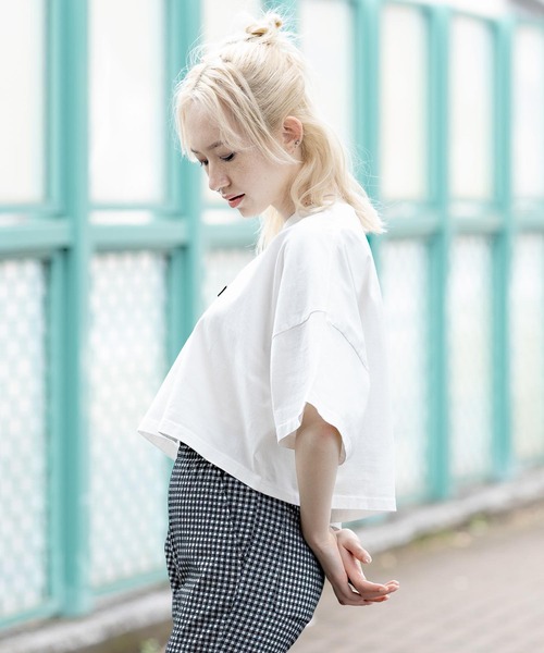 X-girl（エックスガール）の「BOX LOGO S/S WIDE TEE/ボックスロゴ　ワイドTシャツ（Tシャツ/カットソー・レディース・ライトブルー/ライトグリーン/ホワイト/チャコール・M/S）」の11枚目の写真