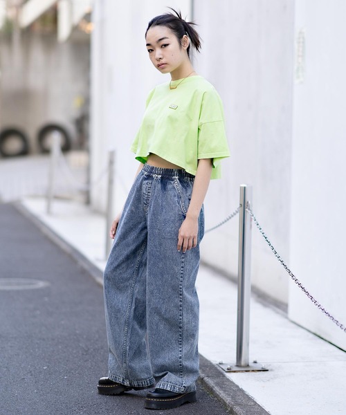 X-girl（エックスガール）の「BOX LOGO S/S WIDE TEE/ボックスロゴ　ワイドTシャツ（Tシャツ/カットソー・レディース・ライトブルー/ライトグリーン/ホワイト/チャコール・M/S）」の15枚目の写真