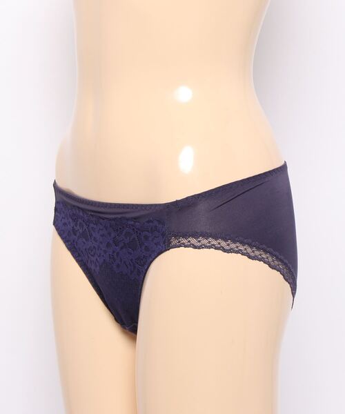 Triumph(トリンプ)の「レギュラーショーツ レースビューティAMST1373 Hikini JX(ショーツ・レディース・ホワイト/ピンク/ブルー・M/L)」の9枚目の写真