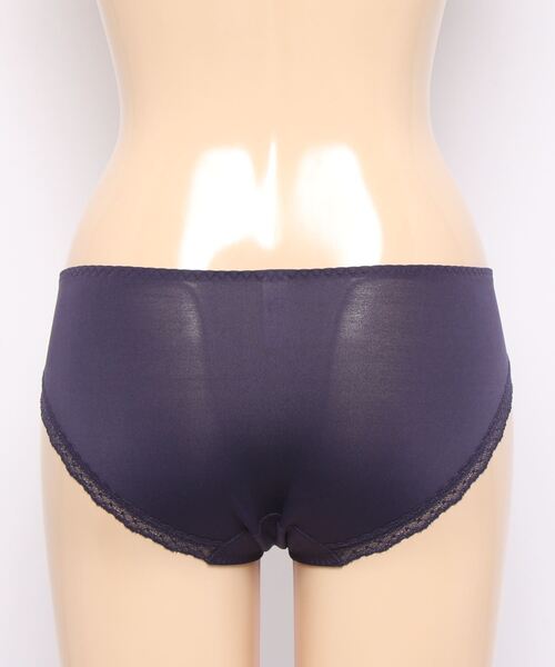 Triumph(トリンプ)の「レギュラーショーツ レースビューティAMST1373 Hikini JX(ショーツ・レディース・ホワイト/ピンク/ブルー・M/L)」の10枚目の写真