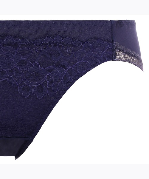 Triumph(トリンプ)の「レギュラーショーツ レースビューティAMST1373 Hikini JX(ショーツ・レディース・ホワイト/ピンク/ブルー・M/L)」の5枚目の写真