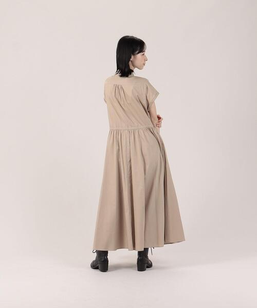 To b. by agnes b.（トゥービーバイアニエスベー）の「WD98 ROBE