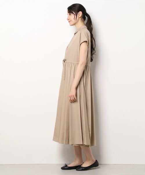 To b. by agnes b.(トゥービーバイアニエスベー)の「WD98 ROBE ロングシャツワンピース(シャツワンピース・レディース・ベージュ・40/38)」の5枚目の写真