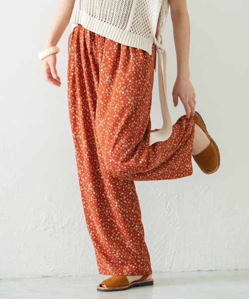 Crisp（クリスプ）の「フラワーラフパンツ（その他パンツ・レディース・レッド/ブルー・FREE）」の2枚目の写真