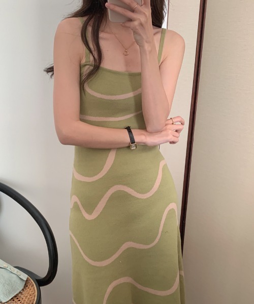 Vipoa（ヴィポア）の「ウェーブプリントキャミワンピース（ワンピース・レディース・ブラック/ブルー/グリーン・FREE）」の16枚目の写真