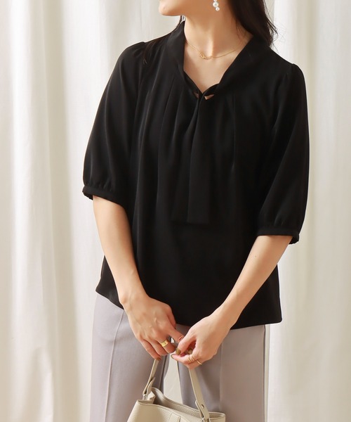 libelle more（リベル モア）の「前ボウタイブラウス（シャツ/ブラウス・レディース・オフホワイト/ブラック・M/L）」の9枚目の写真