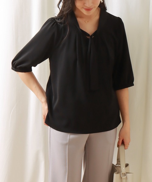 libelle more（リベル モア）の「前ボウタイブラウス（シャツ/ブラウス・レディース・オフホワイト/ブラック・M/L）」の10枚目の写真