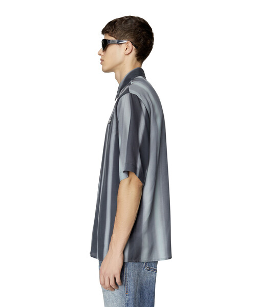 DIESEL(ディーゼル)の「メンズ シャツ 半そで ストライプ(シャツ/ブラウス・メンズ・イエロー/ブラック・SMALL/MEDIUM/LARGE/X-LARGE/XX-LARGE/X-SMALL)」の15枚目の写真