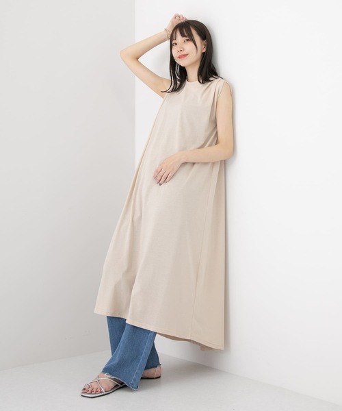 ITEMS URBANRESEARCH(アイテムズ アーバンリサーチ)の「ノースリロングワンピース(ワンピース・レディース・チャコールグレー/オフホワイト/グリーン・FREE)」の1枚目の写真