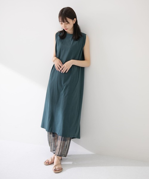 ITEMS URBANRESEARCH(アイテムズ アーバンリサーチ)の「ノースリロングワンピース(ワンピース・レディース・チャコールグレー/オフホワイト/グリーン・FREE)」の3枚目の写真