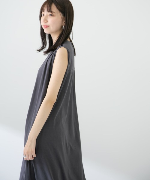 ITEMS URBANRESEARCH(アイテムズ アーバンリサーチ)の「ノースリロングワンピース(ワンピース・レディース・チャコールグレー/オフホワイト/グリーン・FREE)」の19枚目の写真