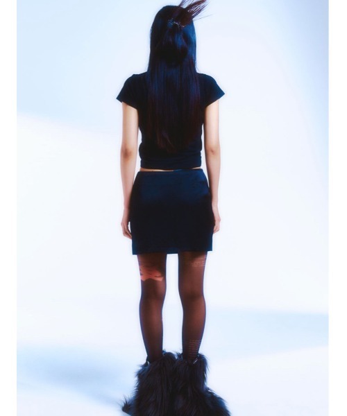 ROSEAPPLE STUDIO(ローズアップルスタジオ)の「【ROSEAPPLE STUDIO/ローズアップルスタジオ】222 X shirring logo crop t/プリントT 半袖トップス 半袖Tシャツ 白Tシャツ 黒Tシャツ ゴシック クロップド 短丈トップス シャーリング(Tシャツ/カットソー・レディース・ホワイト/ブラック・ONE SIZE)」の13枚目の写真