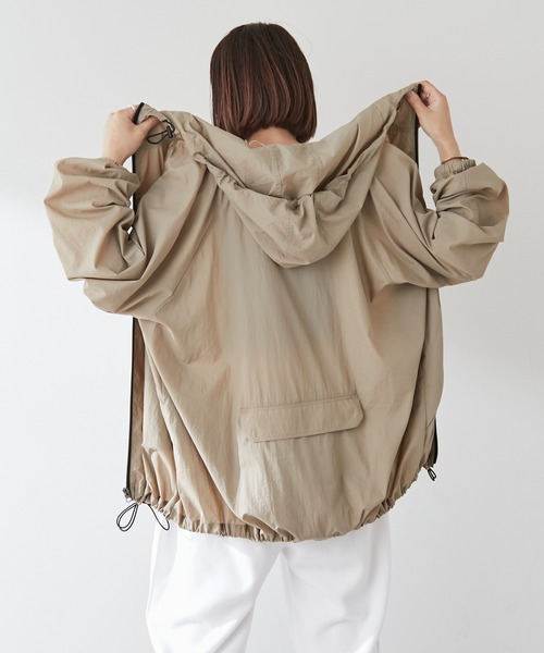 Omekashi(オメカシ)の「【earthy_】マウンテンパーカー(パッカブル)(マウンテンパーカー・レディース・ベージュ/キャメル/ブラック・FREE)」の2枚目の写真