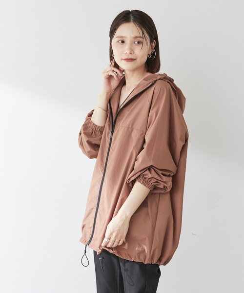 Omekashi(オメカシ)の「【earthy_】マウンテンパーカー(パッカブル)(マウンテンパーカー・レディース・ベージュ/キャメル/ブラック・FREE)」の7枚目の写真