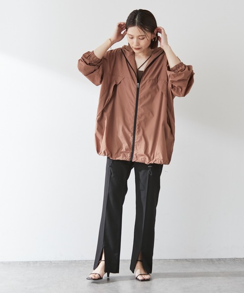 Omekashi(オメカシ)の「【earthy_】マウンテンパーカー(パッカブル)(マウンテンパーカー・レディース・ベージュ/キャメル/ブラック・FREE)」の8枚目の写真