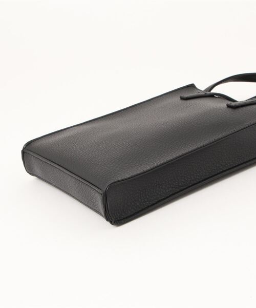 HONEYSUCKLE ROSE（ハニーサックルローズ）の「【HONEYSUCKLE ROSE】フェイクレザーミニ縦ショルダーバッグ（ショルダーバッグ・レディース・ブラック/ベージュ/グリーン・ONE SIZE）」の5枚目の写真