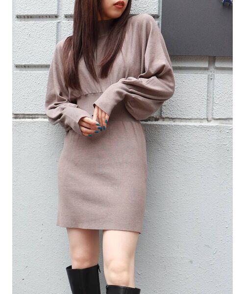 MURUA(ムルーア)の「ボリュームパフミニワンピース(ワンピース・レディース・ブラック/パープル/アイボリー/モカ・FREE)」の4枚目の写真