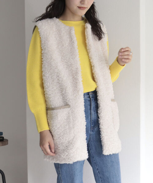 fredy emue（フレディエミュ）の「ポケ付きファーベスト（ベスト・レディース・チャコールグレー/アイボリー・38）」の17枚目の写真