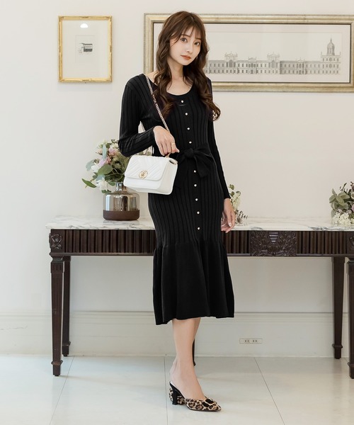 Julia Boutique(ジュリアブティック)の「ボタンデザインマーメイドリブニットワンピース/22526(ワンピース・レディース・ブラック/ブラウン/プラム/ベージュ・ONE)」の5枚目の写真