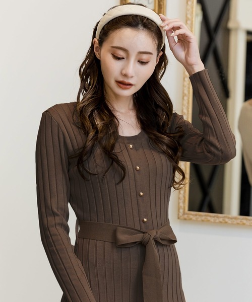 Julia Boutique(ジュリアブティック)の「ボタンデザインマーメイドリブニットワンピース/22526(ワンピース・レディース・ブラック/ブラウン/プラム/ベージュ・ONE)」の9枚目の写真