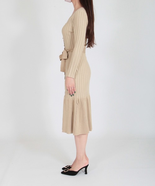 Julia Boutique(ジュリアブティック)の「ボタンデザインマーメイドリブニットワンピース/22526(ワンピース・レディース・ブラック/ブラウン/プラム/ベージュ・ONE)」の16枚目の写真
