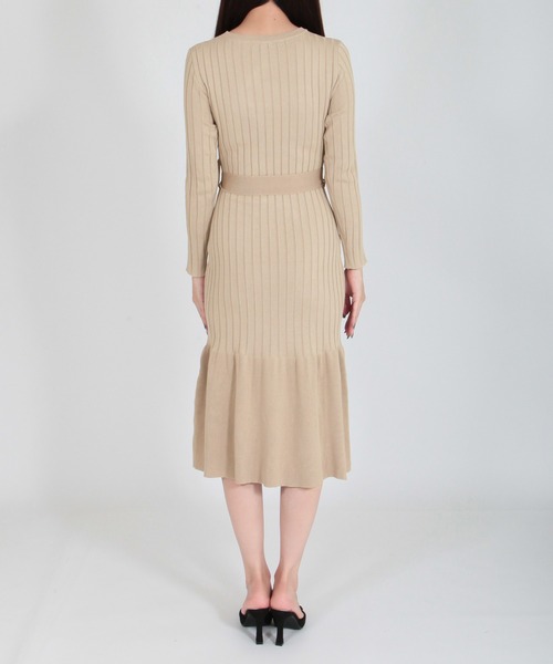 Julia Boutique(ジュリアブティック)の「ボタンデザインマーメイドリブニットワンピース/22526(ワンピース・レディース・ブラック/ブラウン/プラム/ベージュ・ONE)」の17枚目の写真