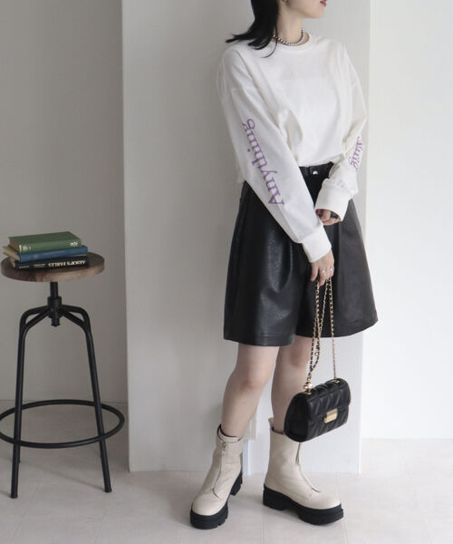 fredy emue（フレディエミュ）の「フェイクレザーショートパンツ（その他パンツ・レディース・ブラック/ベージュ・38）」の14枚目の写真