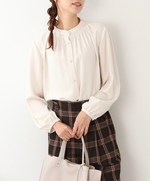 DRESKIP（ドレスキップ）の「◆とろみシャ－リングブラウス（シャツ/ブラウス・レディース・ブルー/ライトベージュ/ホワイト系3/ブラック系・02/03/04）」の4枚目の写真