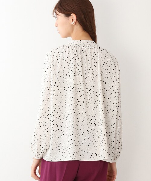 DRESKIP（ドレスキップ）の「◆とろみシャ－リングブラウス（シャツ/ブラウス・レディース・ブルー/ライトベージュ/ホワイト系3/ブラック系・02/03/04）」の18枚目の写真