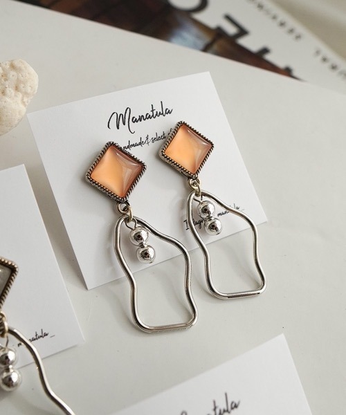 tone（トーン）の「【manatula】天然石風カボションシルバーピアス（ピアス（両耳用）・レディース・グレー/ピンク/ブラウン系その他・FREE）」の5枚目の写真