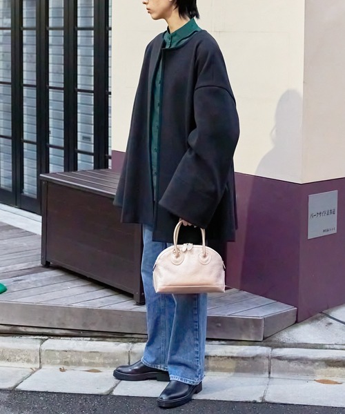 YOUNG&OLSEN The DRYGOODS STORE（ヤングアンドオルセン）の「【YOUNG&OLSEN】EMBOSSED LEATHER ZIP BOAT BAG S（ショルダーバッグ・レディース・グレー系その他2/ベージュ系2/グリーン・FREE）」の4枚目の写真