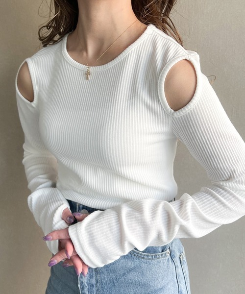 junoah(ジュノア)の「ショルダーカットリブトップス(Tシャツ/カットソー・レディース・ホワイト/グレイッシュベージュ/ブラック・LARGE/X-LARGE/MEDIUM)」の2枚目の写真