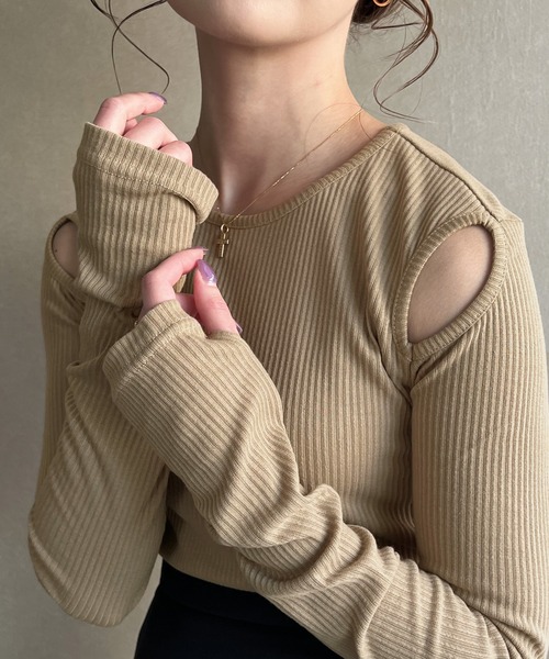 junoah(ジュノア)の「ショルダーカットリブトップス(Tシャツ/カットソー・レディース・ホワイト/グレイッシュベージュ/ブラック・LARGE/X-LARGE/MEDIUM)」の9枚目の写真