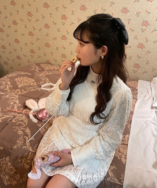 one after another NICE CLAUP（ワンアフターアナザーナイスクラップ）の「【スタッフ考案】ハイネックトップス+ミニワンピース（ワンピース・レディース・オフホワイト/ブラック/アイボリー・FREE）」の6枚目の写真