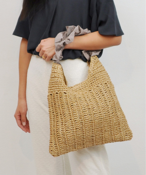 cache cache（カシュ カシュ）の「カシュカシュ cachecache / フリルワンハンドルペーパー手編みトート（かごバッグ・レディース・グリーン/ピンク/ブルー/ラベンダー/ブラック/ベージュ系その他・FREE）」の3枚目の写真